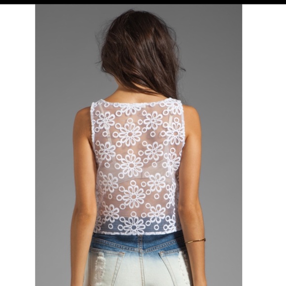 BB Dakota Organza Flower Embroidered Cropped Top - Picture 2 of 10